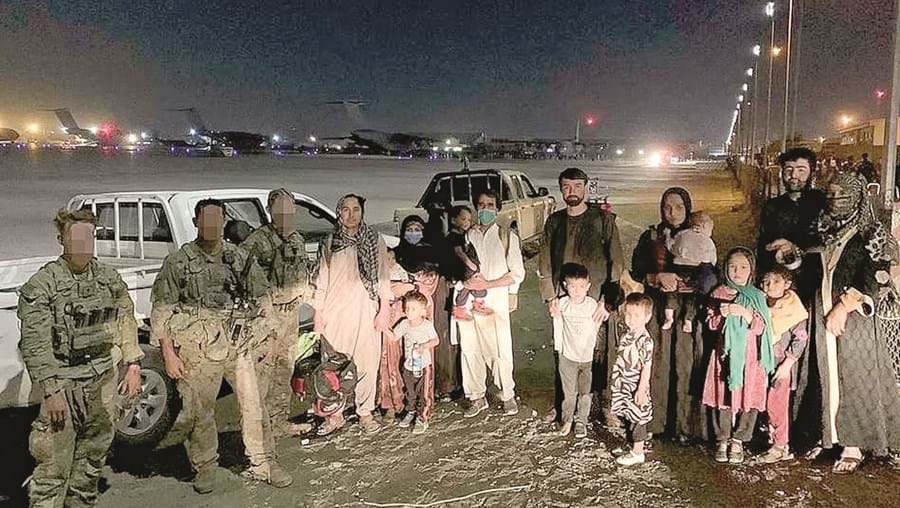 Os ex-militares americanos e alguns dos comandos afegãos resgatados juntamente com as suas famílias