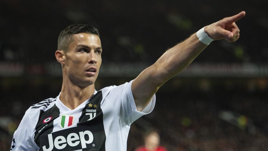 Ronaldo é o terceiro atleta que mais dinheiro movimentou no futebol até hoje 