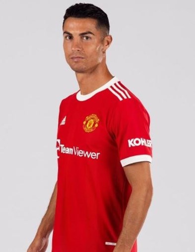 Cristiano Ronaldo já veste a camisola do Manchester United