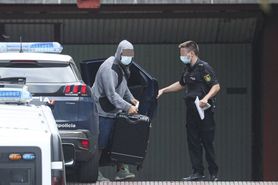 jovens detidos, suspeitos, Espanha, Gijón