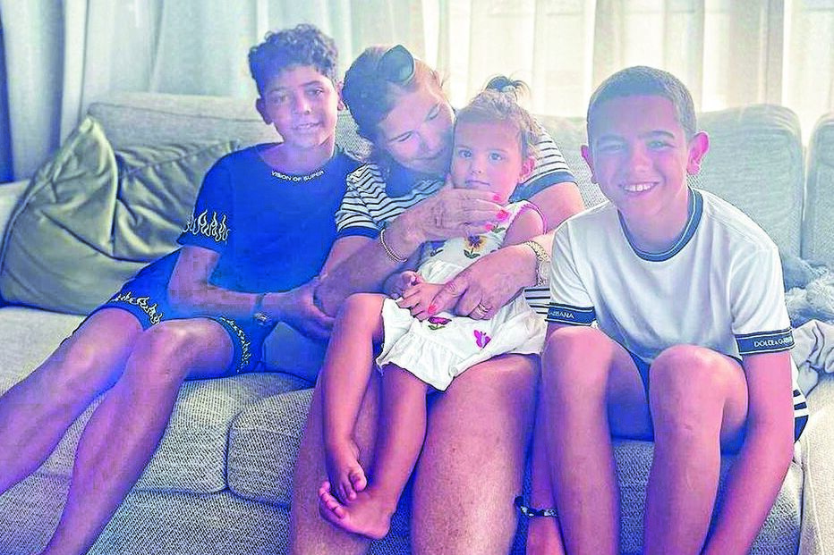 Dolores Aveiro com os netos