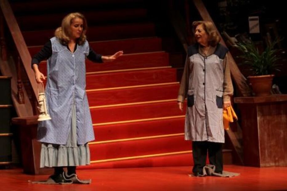 Eunice em palco na peça 'Cerco a Leninegrado'