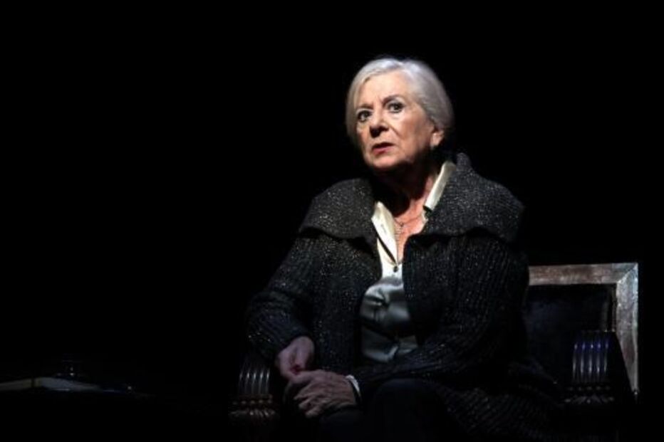 Eunice Muñoz em 'O Ano do Pensamento Mágico'