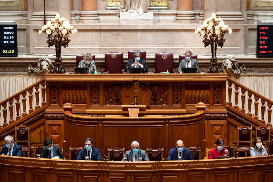 Lei estipula que titulares de cargos públicos, como é o caso dos políticos ou dos juízes, têm de declarar rendimentos