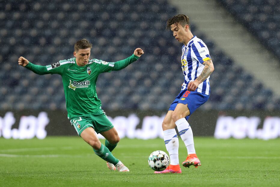 Uribe foi titular absoluto no meio-campo portista ao longo da época passada