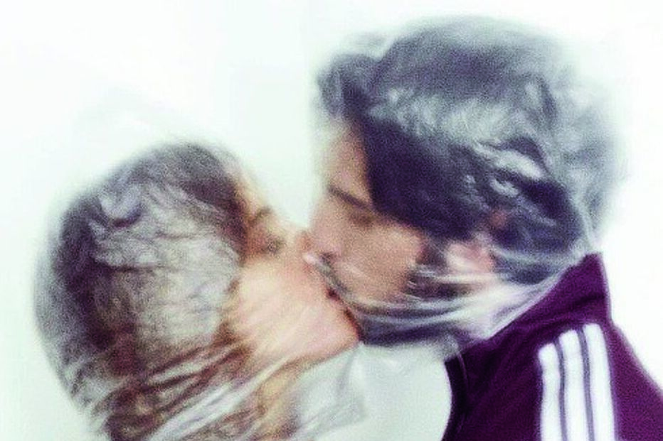 Fotografia romântica do ex-casal aguça curiosidade dos admiradores 