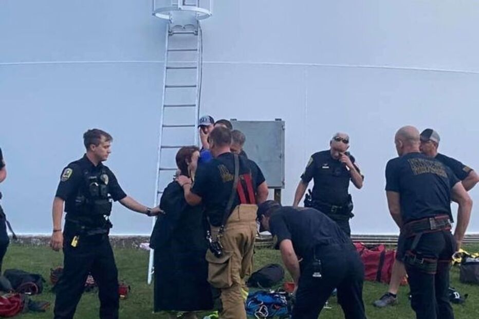 Mulher invade depósito para dar mergulho e obriga a desperdiçar 13 milhões de litros de água potável