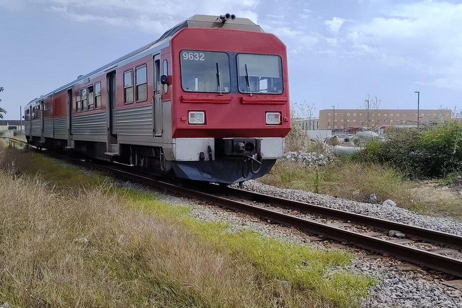 Homem gravemente ferido ao ser colhido por comboio na linha do Vouga em Espinho	