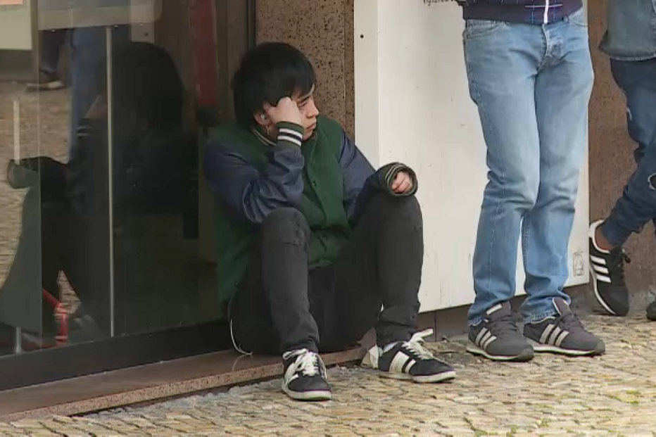 Caos no atendimento dos serviços públicos com milhares de pessoas nas filas