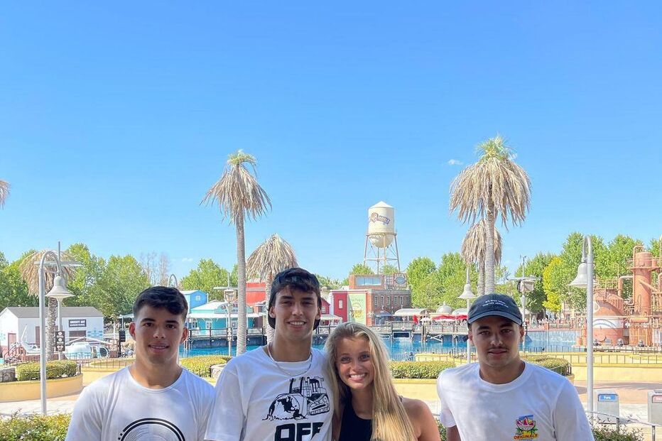 João Félix e Margarida Corceiro passam dia juntos em parque de diversões