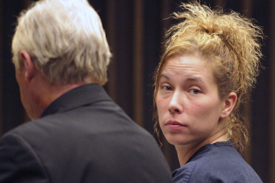 2021-08-11_16_28_08 Kim-Eminem-ex-wife.jpg