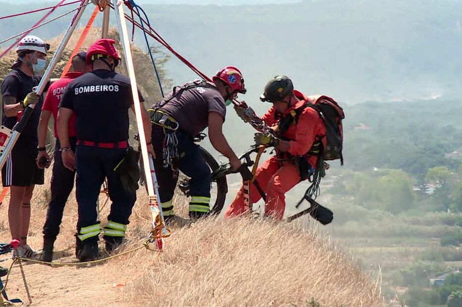 operação de resgate, autoridades, Costa da Caparica