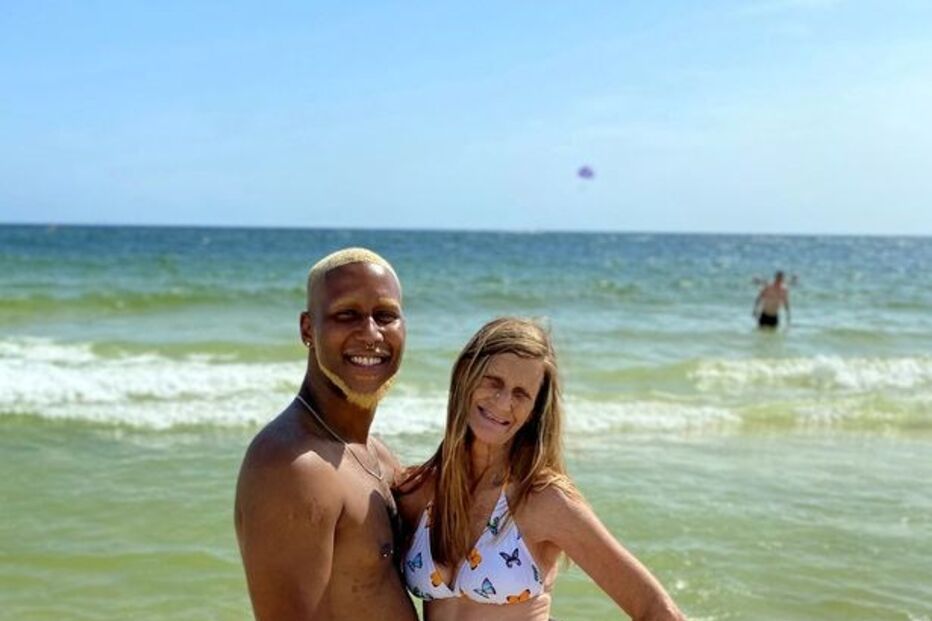 2021-08-12_18_24_18 1_SWNS_AGEGAP_HATE_001.jpg