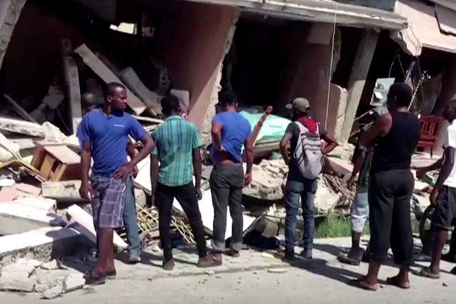 Sismo de magnitude 7,2 deixa rasto de destruição no Haiti