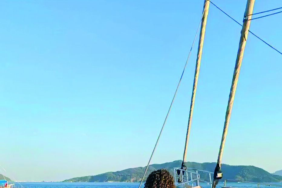 Filha do ex-presidente angolano mostra detalhes das férias nas redes sociais 