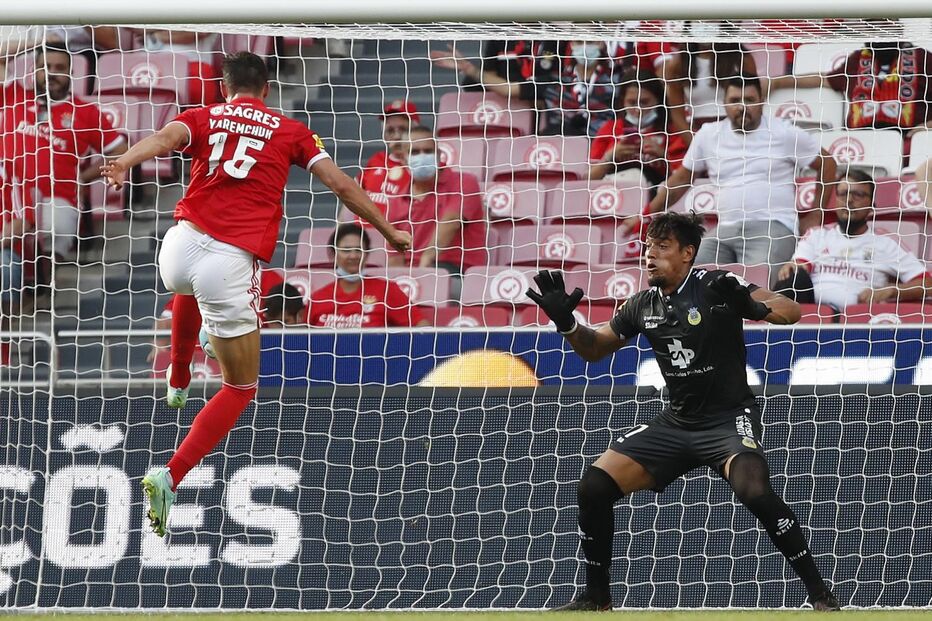 Yaremchuk mostrou faro de goleador no primeiro golo pelo Benfica: após cruzamento de Pizzi, saltou, esticou a perna esquerda e empurrou a bola para a baliza 