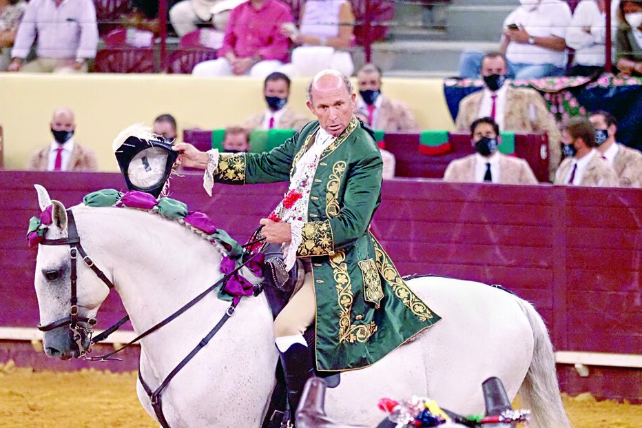 António Ribeiro Telles sofreu uma grave colhida no passado domingo, na praça de touros de Reguengos de Monsaraz