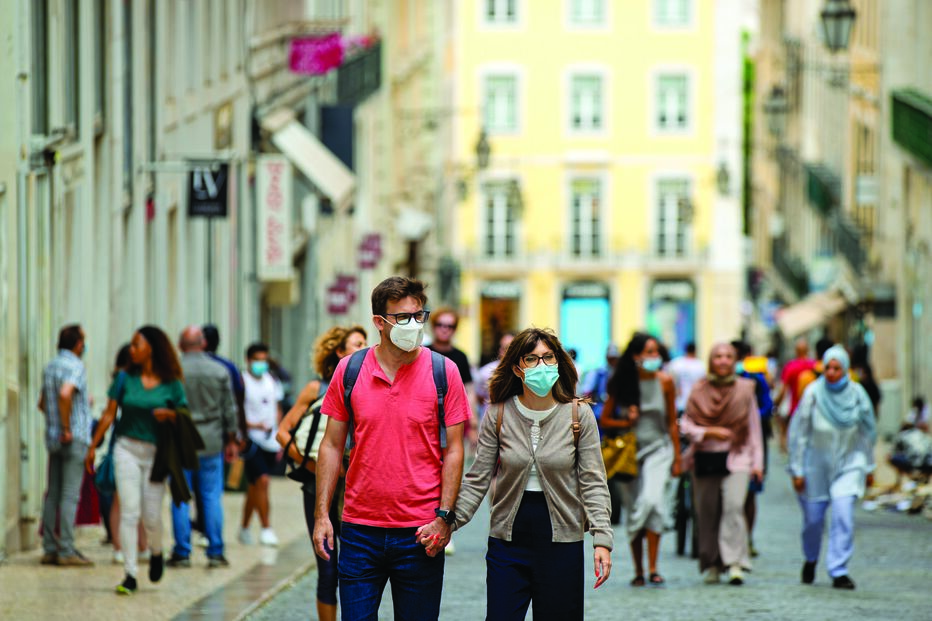 Parlamento tem nas mãos a decisão de prolongar ou não o uso de máscara 
