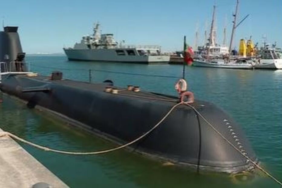 Submarino Tridente regressa a Portugal