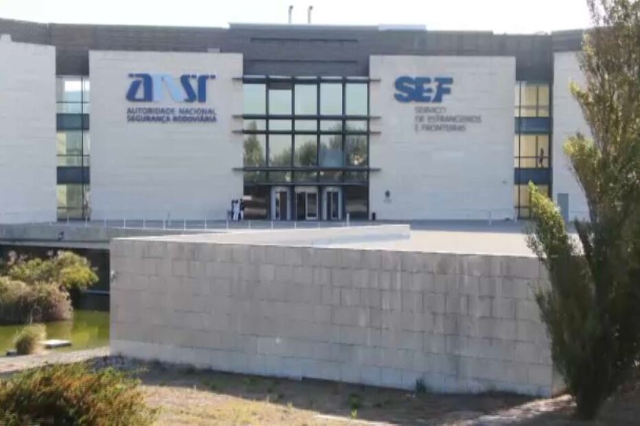 2021-08-25_12_17_34 Cabeçada atira inspetor do SEF para o hospital.jpg