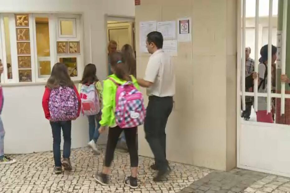 Novo ano letivo arranca com mudança nas regras em caso de infeções