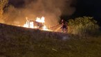 Fogo deflagra no Bairro das Galinheiras em Lisboa