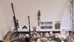 GNR detém homem por tráfico e apreende drogas e armas em Ourique