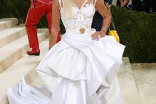 Donatella Versace em Versace