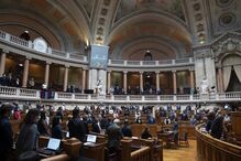 Jorge Sampaio recordado em homenagem no parlamento