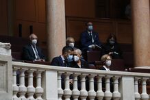 Jorge Sampaio recordado em homenagem no parlamento. Maria José Ritta, viúva do ex-Presidente, e o filho, André Sampaio, assistiram à cerimónia