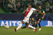 Haller marcou quatro golos