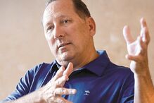 John Textor, investidor norte-americano