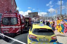 Condutor despista-se e atropela mulher em Algueirão-Mem Martins