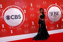 Audra McDonald foi de preto 