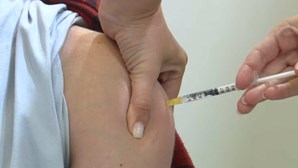 Salário de não-vacinados em quarentena vai deixar de ser pago na Alemanha