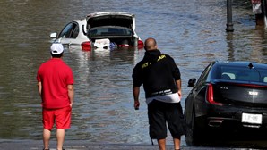4,5 milhões de pessoas em alerta após rasto de morte e destruição provocados pelo furacão ‘Ida’ nos EUA