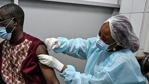 Técnicos de saúde guineenses iniciam greve por tempo indeterminado no apoio aos doentes infetados com Covid-19