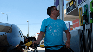 Gasolina 26 cêntimos mais cara desde janeiro