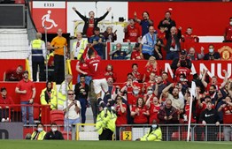 Chegar, jogar e marcar: Ronaldo inaugurou o marcador no duelo entre Manchester United e Newcastle