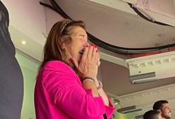 Dolores Aveiro em lágrimas com exibição de Cristiano Ronaldo no regresso a Manchester