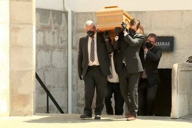 Lágrimas na despedida ao ator Igor Sampaio