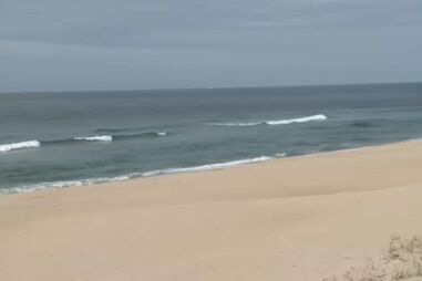 Homem retirado de praia em dificuldades morre no hospital na Figueira da Foz