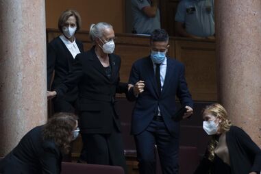 Jorge Sampaio recordado em homenagem no parlamento. Maria José Ritta, viúva do ex-Presidente, e o filho, André Sampaio, assistiram à cerimónia