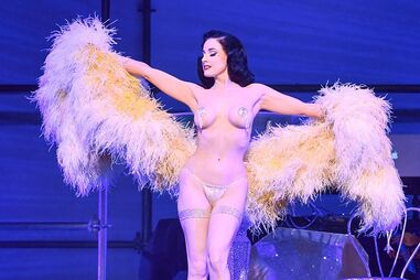 "Rainha do burlesco", Dita Von Teese, vem a Portugal em 2022