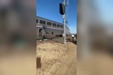 Três mortos e dezenas de feridos em descarrilamento de comboio nos EUA