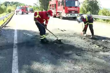Casal morre em colisão de carros seguida de incêndio em Monção