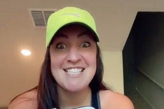 Mãe obriga filho de sete anos a pagar renda e contas da casa