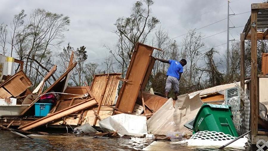 Furacão Ida incidiu sobre o Estado do Louisiana, nos Estados-Unidos, destruindo habitações 