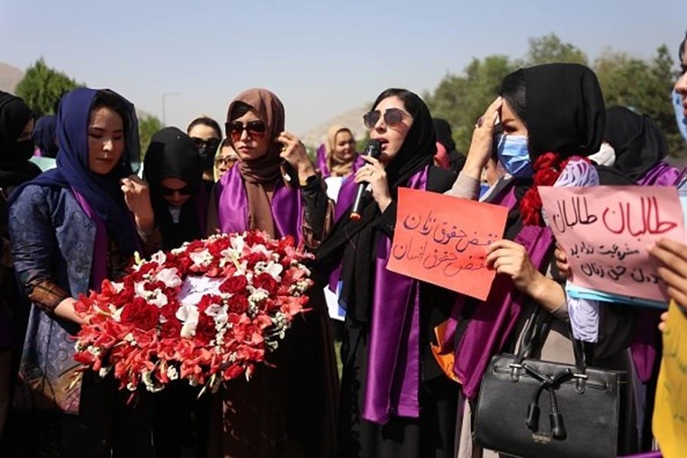 Protesto feminino em Cabul