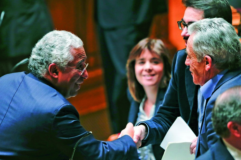 Clima de tensão marca negociações das contas para 2022, com avisos de parte a parte de antigos parceiros e Governo